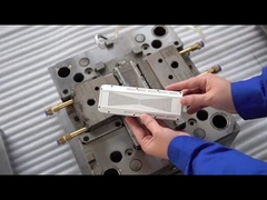 プラスチックの注射型