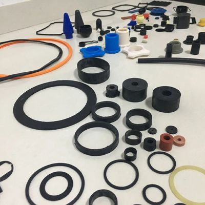 P20 718 738 NAK80 S136 模造材料のカスタマイズされた鋳造ゴム部品