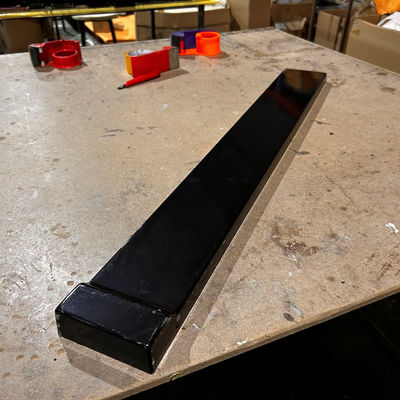パーソナライズされたロゴでポリカーボネート材料で作られた大きな真空形成水タンク