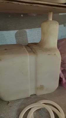 HDPE/LDPE/PPのためのプロフェッショナル・モールド加工サービスによって製造された,カスタマイズされた特殊形塑料ガス/燃料タンク