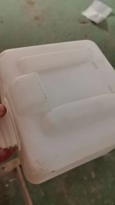 HDPE/LDPE/PPのためのプロフェッショナル・モールド加工サービスによって製造された,カスタマイズされた特殊形塑料ガス/燃料タンク